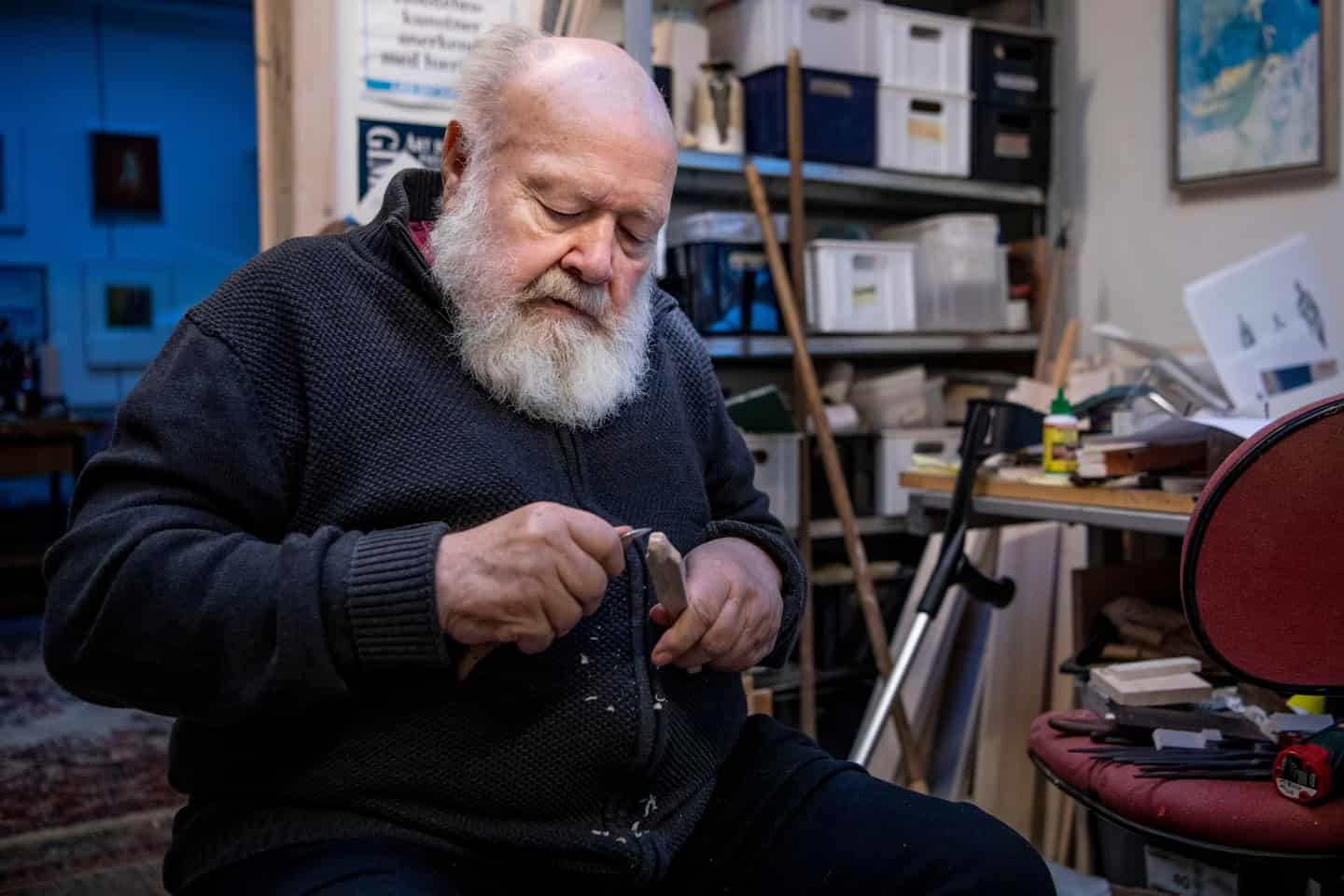 Paul Cederdorff arbejder i atelieret
